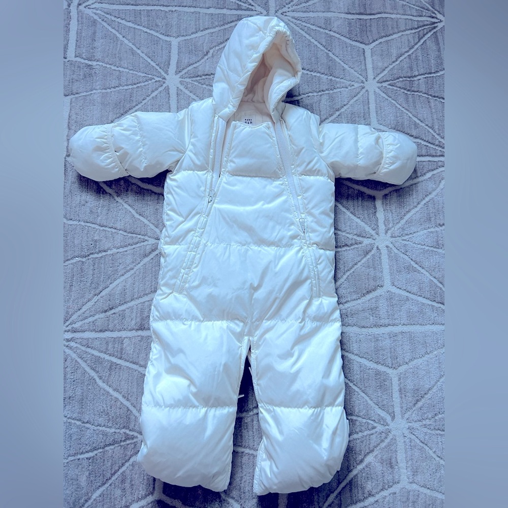 EUC Baby Gap snowsuit 3-6 months